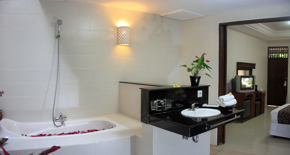 The Taman Ayu Hotel Kerobokan  Ngoại thất bức ảnh